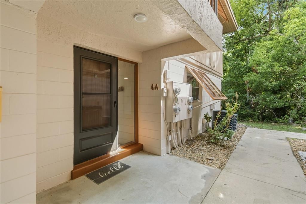 For Rent: $1,750 (2 beds, 2 baths, 897 Square Feet)