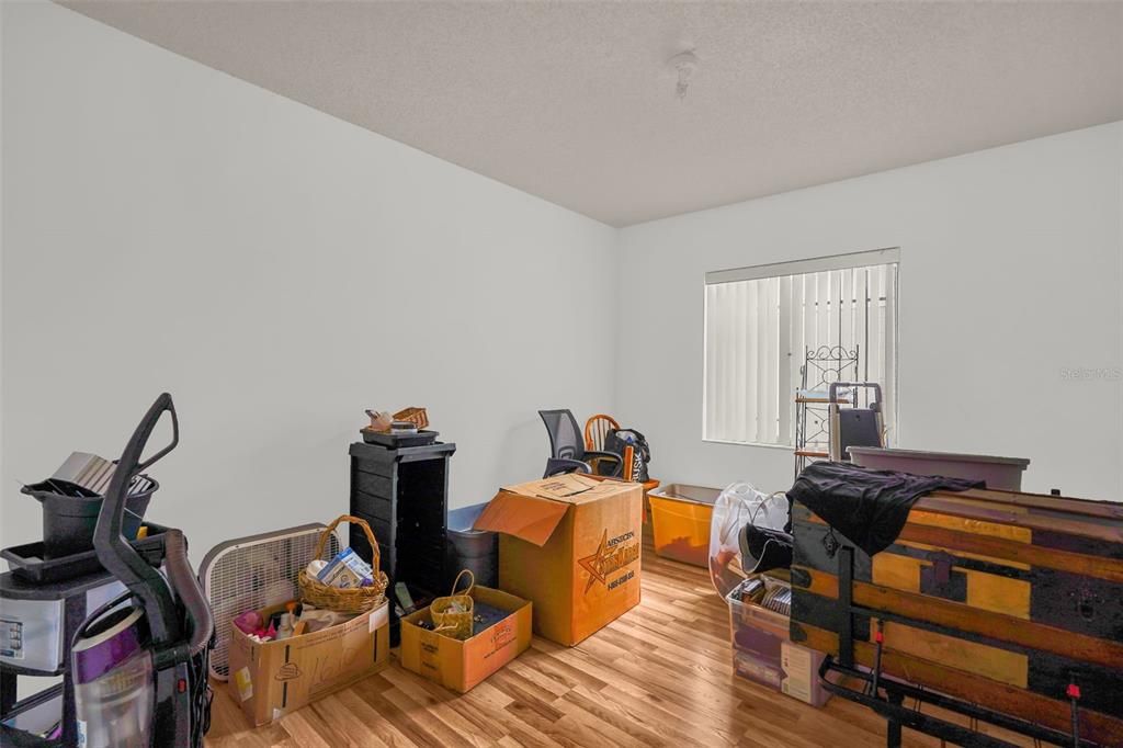 Active With Contract: $289,000 (3 beds, 2 baths, 1213 Square Feet)