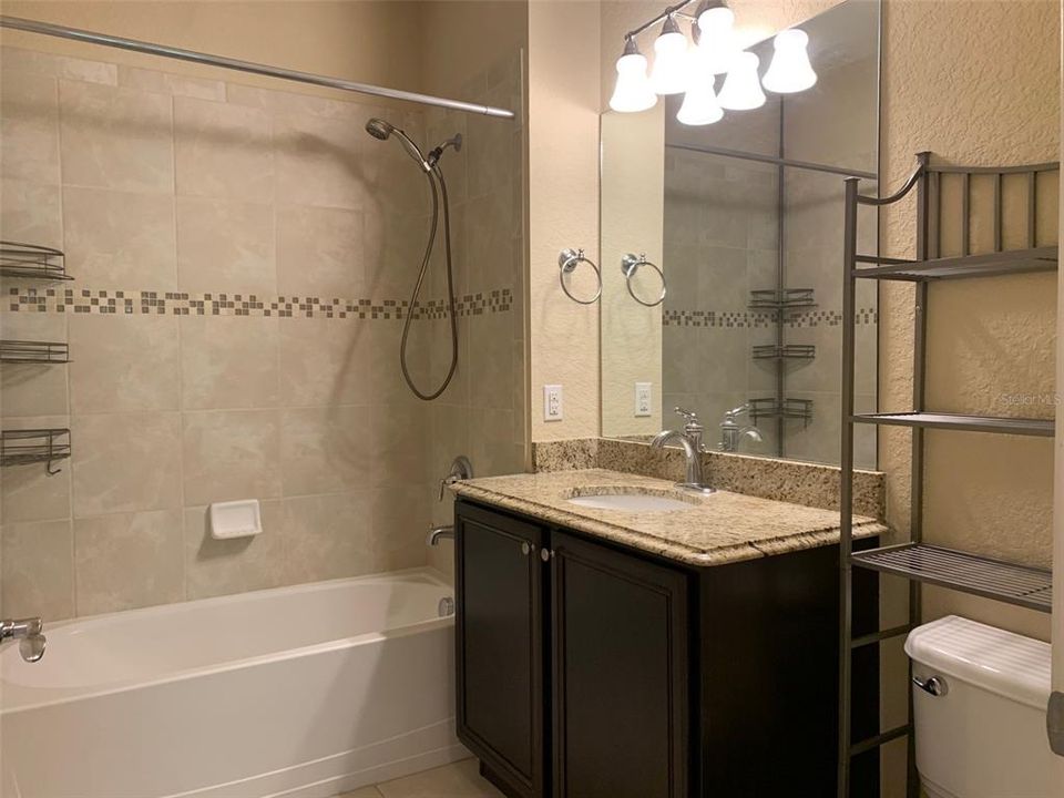 На продажу: $239,999 (2 спален, 2 ванн, 1504 Квадратных фут)