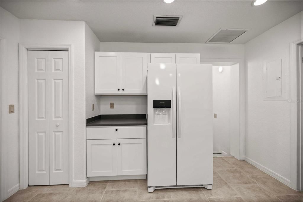 For Sale: $428,000 (3 beds, 3 baths, 1941 Square Feet)