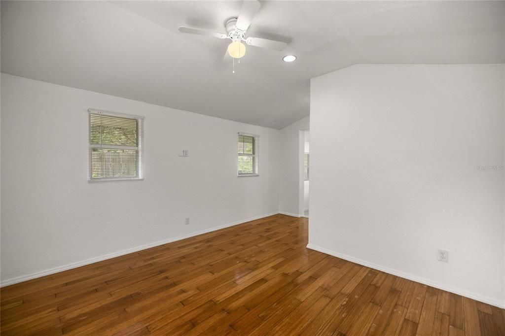 For Sale: $428,000 (3 beds, 3 baths, 1941 Square Feet)