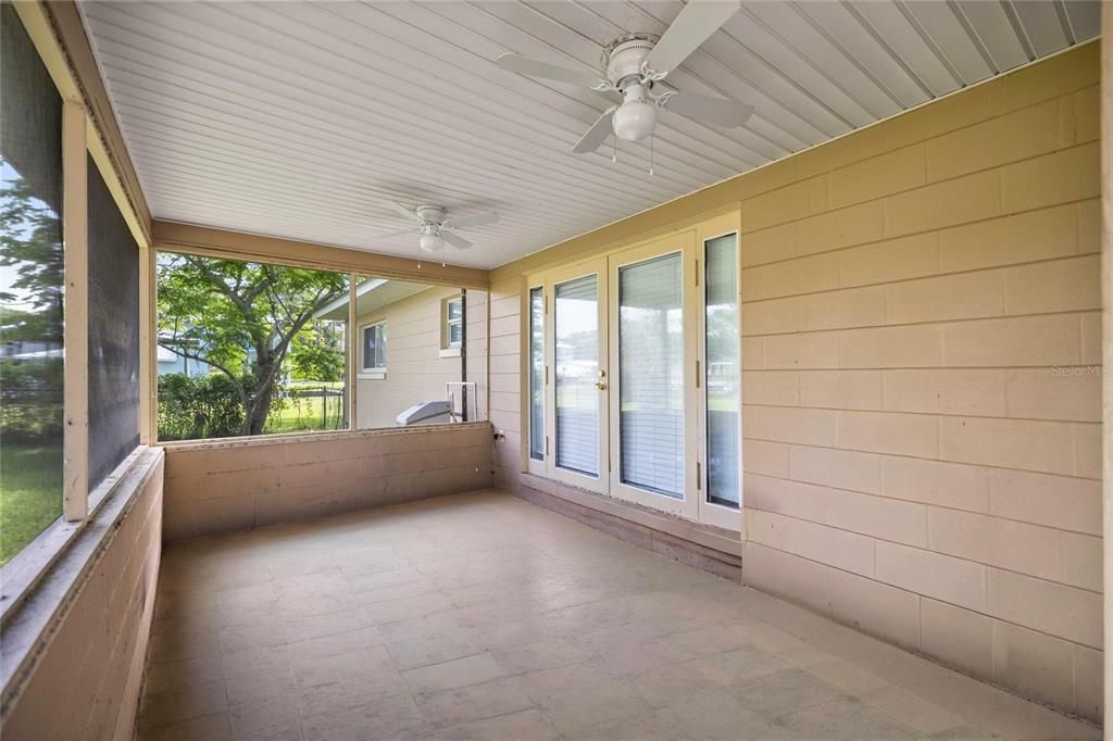 For Sale: $428,000 (3 beds, 3 baths, 1941 Square Feet)