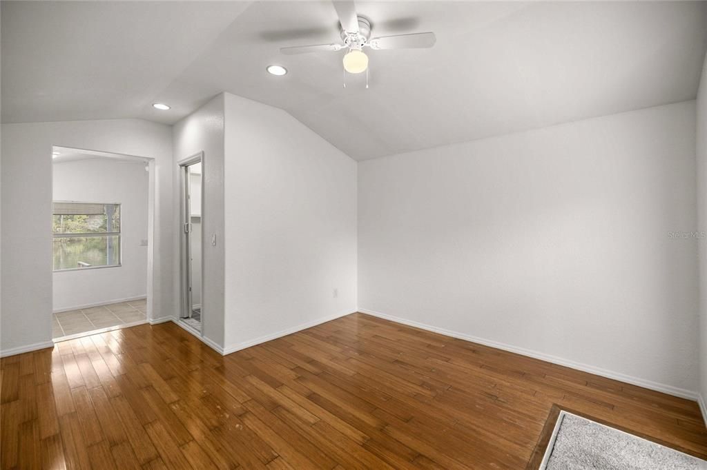 For Sale: $428,000 (3 beds, 3 baths, 1941 Square Feet)