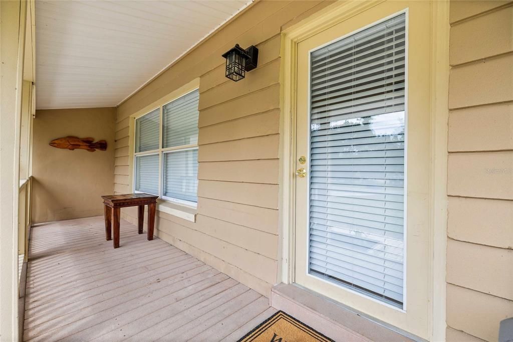 For Sale: $428,000 (3 beds, 3 baths, 1941 Square Feet)