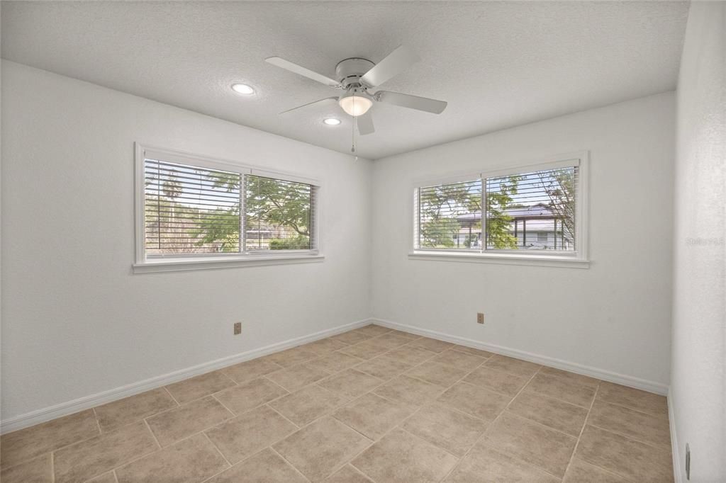 For Sale: $428,000 (3 beds, 3 baths, 1941 Square Feet)