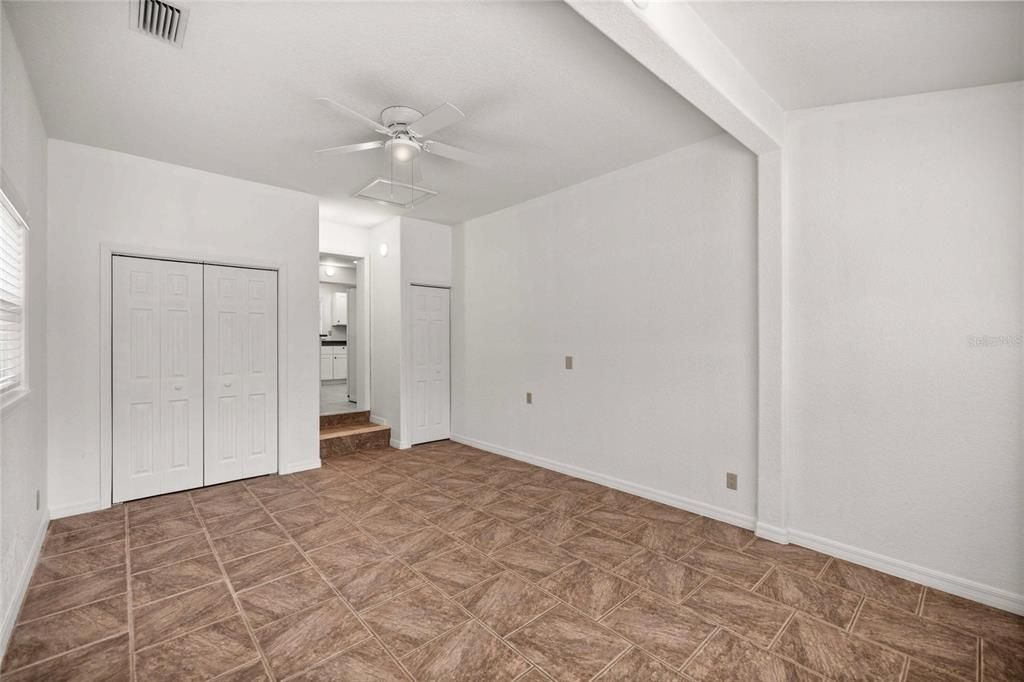 For Sale: $428,000 (3 beds, 3 baths, 1941 Square Feet)