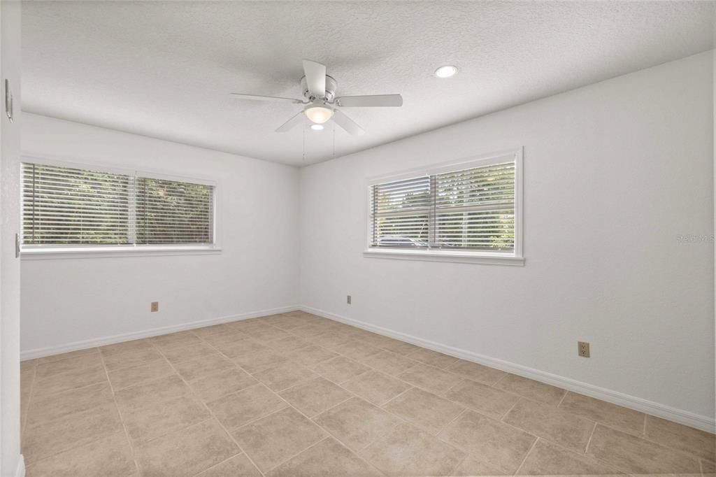 For Sale: $428,000 (3 beds, 3 baths, 1941 Square Feet)