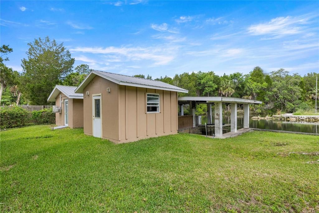 For Sale: $428,000 (3 beds, 3 baths, 1941 Square Feet)