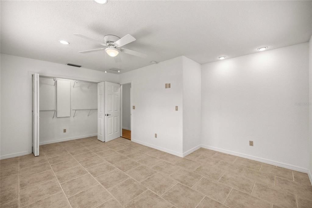 For Sale: $428,000 (3 beds, 3 baths, 1941 Square Feet)