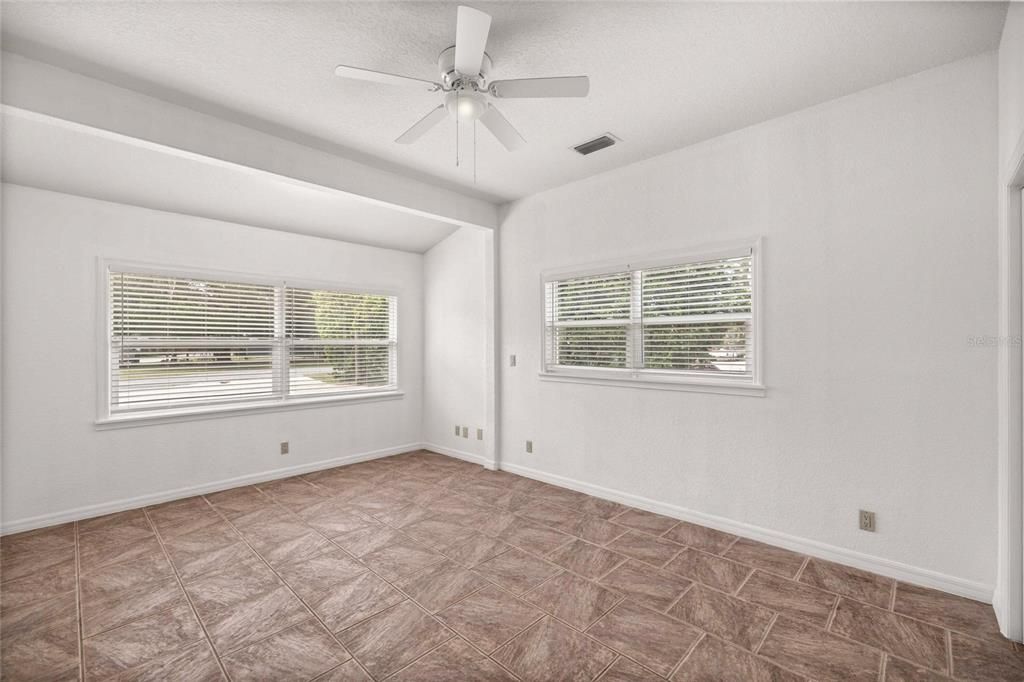 For Sale: $428,000 (3 beds, 3 baths, 1941 Square Feet)
