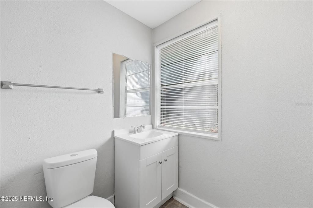 Active With Contract: $105,000 (3 beds, 2 baths, 1320 Square Feet)