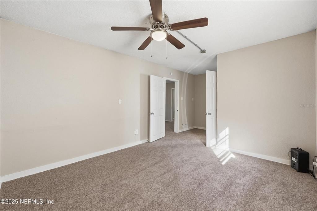 Active With Contract: $105,000 (3 beds, 2 baths, 1320 Square Feet)