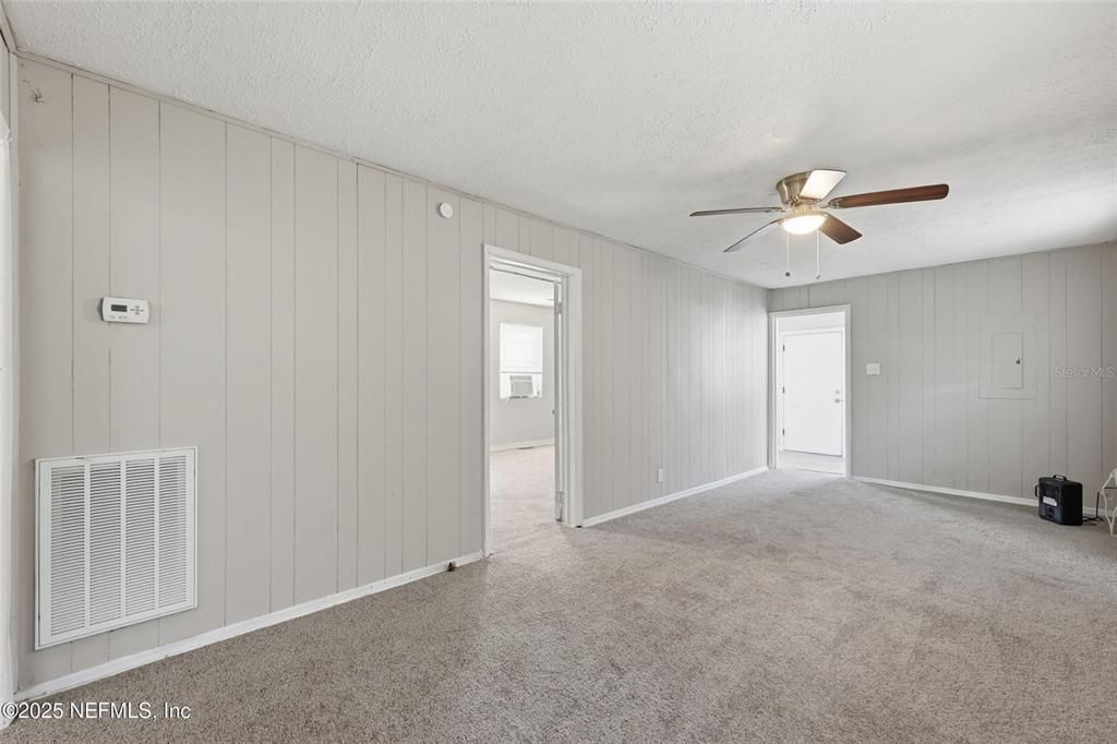 Active With Contract: $105,000 (3 beds, 2 baths, 1320 Square Feet)