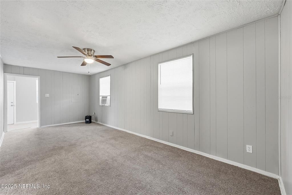 Active With Contract: $105,000 (3 beds, 2 baths, 1320 Square Feet)