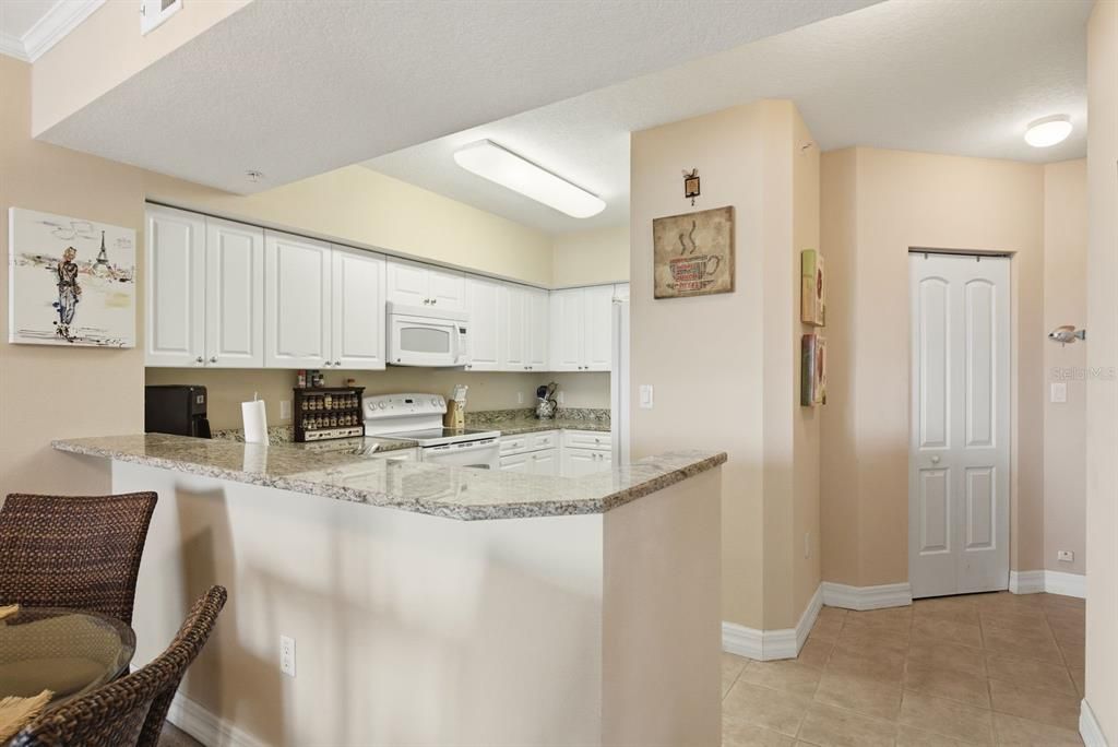 For Sale: $450,000 (2 beds, 2 baths, 1339 Square Feet)