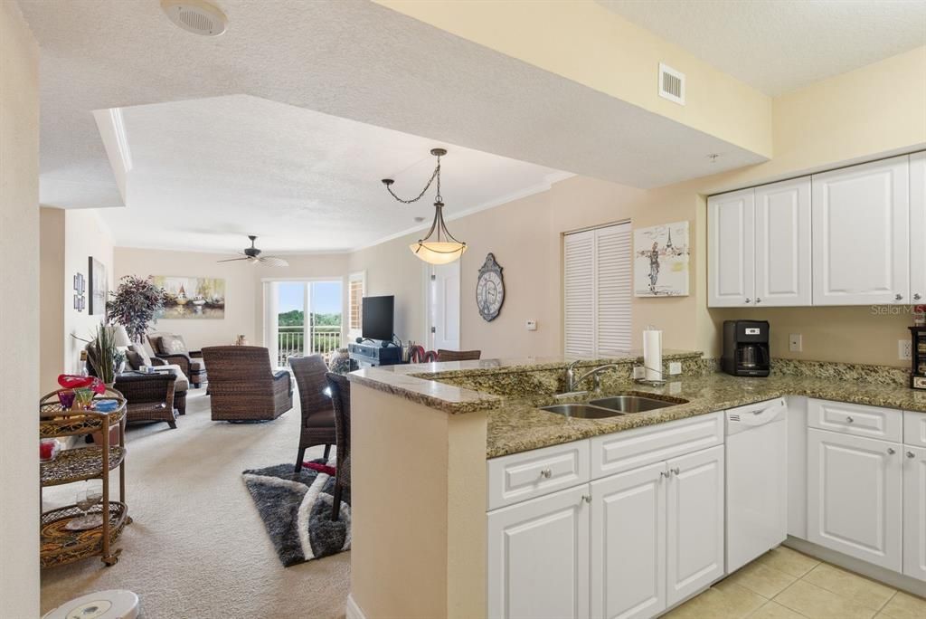 For Sale: $450,000 (2 beds, 2 baths, 1339 Square Feet)