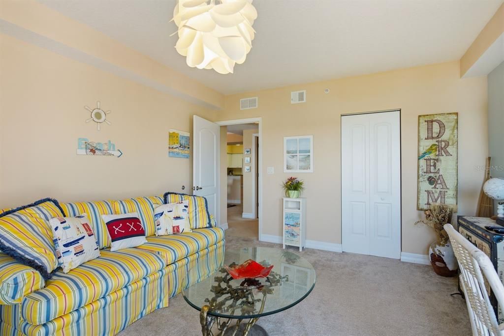 For Sale: $450,000 (2 beds, 2 baths, 1339 Square Feet)