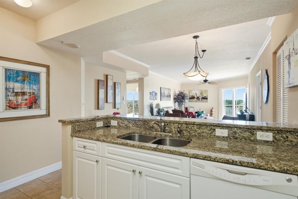 For Sale: $450,000 (2 beds, 2 baths, 1339 Square Feet)
