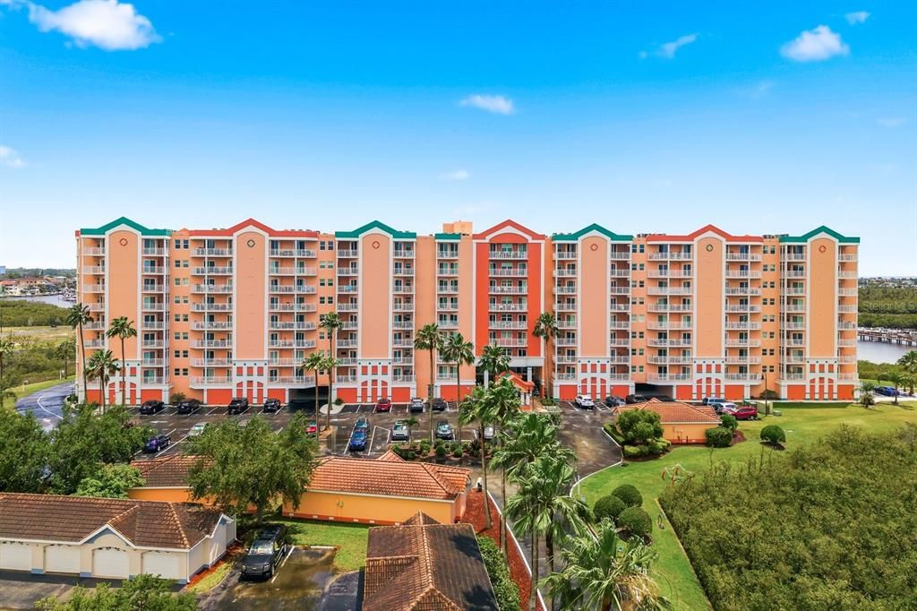 For Sale: $450,000 (2 beds, 2 baths, 1339 Square Feet)