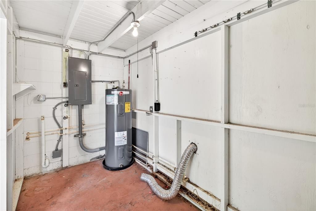 Activo con contrato: $285,000 (2 camas, 1 baños, 874 Pies cuadrados)