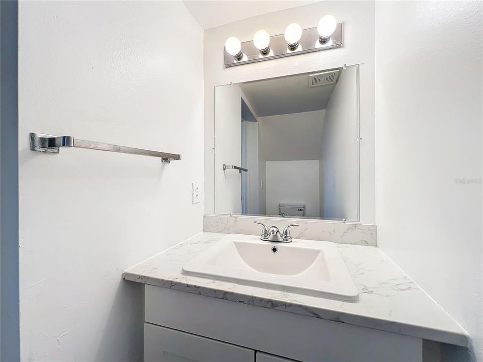 For Sale: $239,000 (2 beds, 2 baths, 1221 Square Feet)