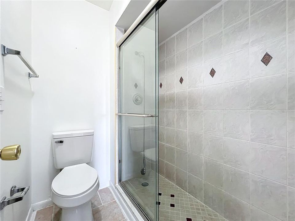 For Sale: $239,000 (2 beds, 2 baths, 1221 Square Feet)