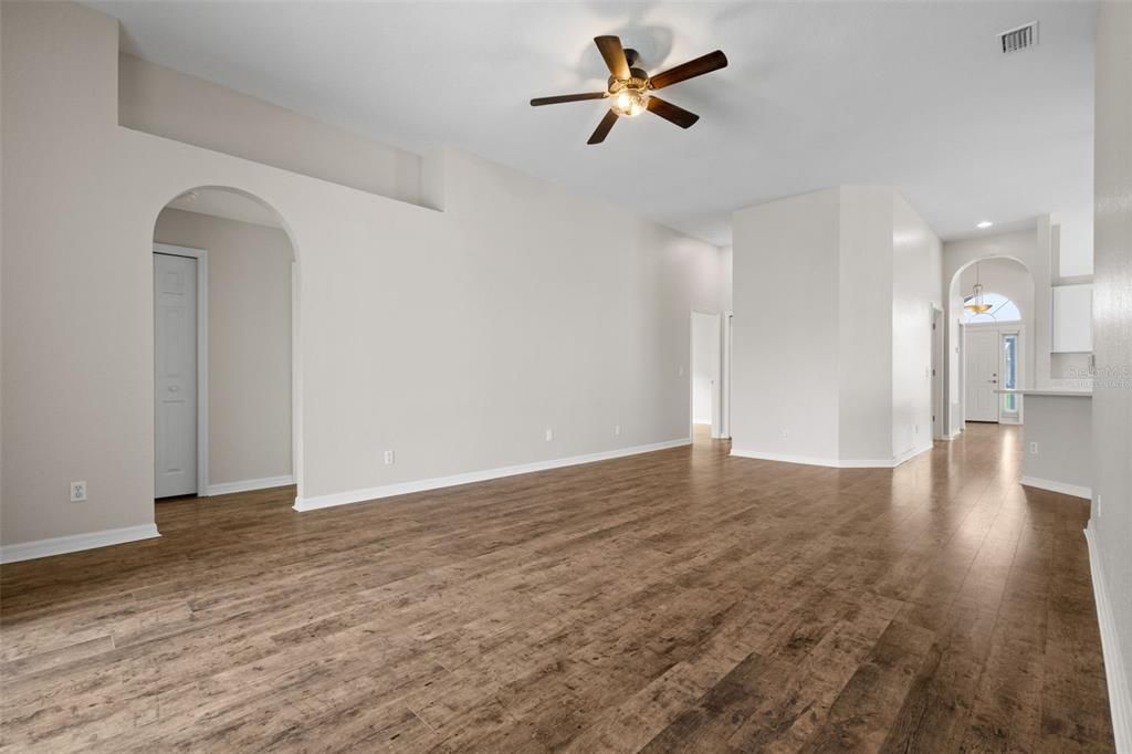 For Sale: $459,900 (4 beds, 2 baths, 2033 Square Feet)