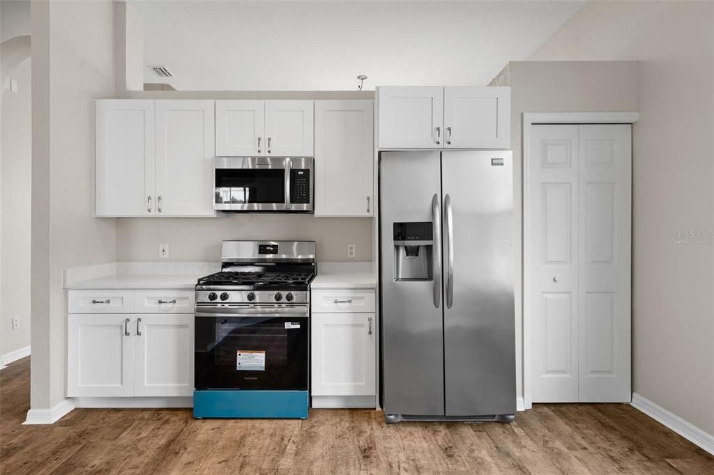 For Sale: $459,900 (4 beds, 2 baths, 2033 Square Feet)