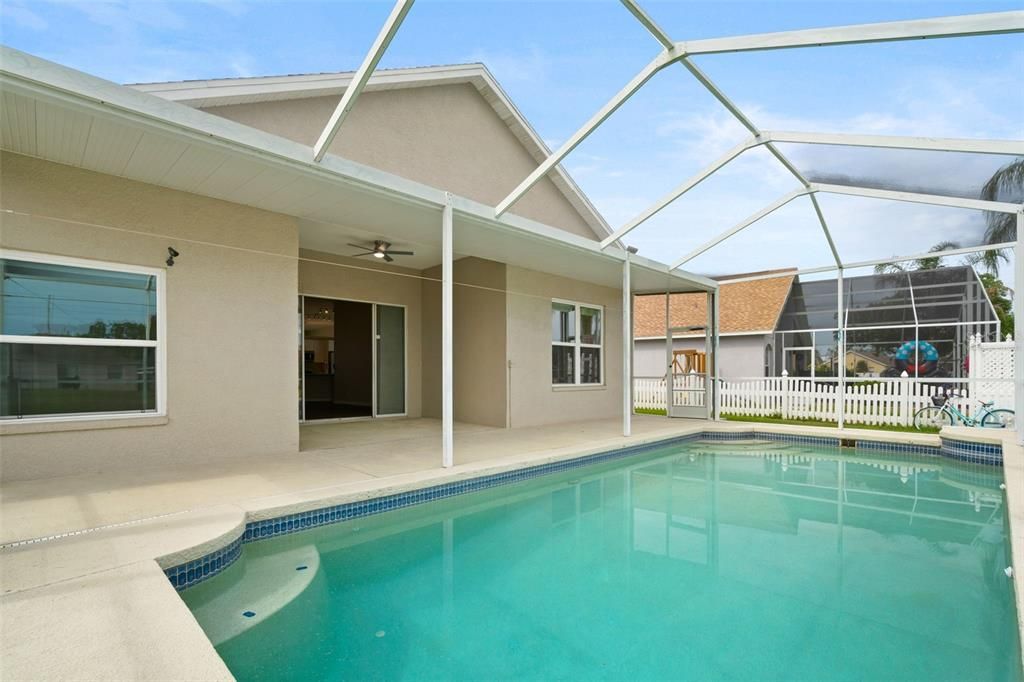 For Sale: $459,900 (4 beds, 2 baths, 2033 Square Feet)