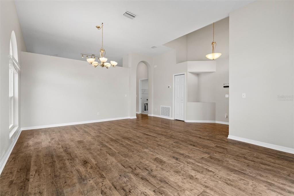 For Sale: $459,900 (4 beds, 2 baths, 2033 Square Feet)