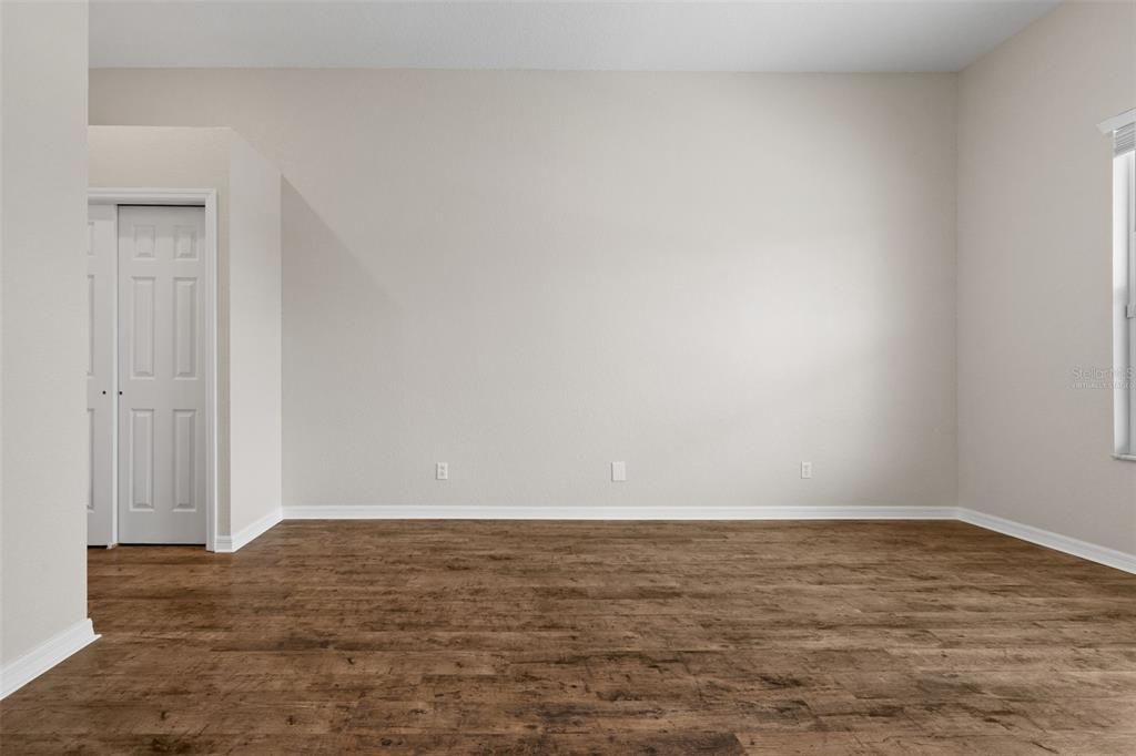 For Sale: $459,900 (4 beds, 2 baths, 2033 Square Feet)