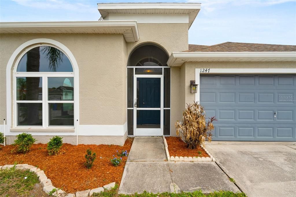 For Sale: $459,900 (4 beds, 2 baths, 2033 Square Feet)