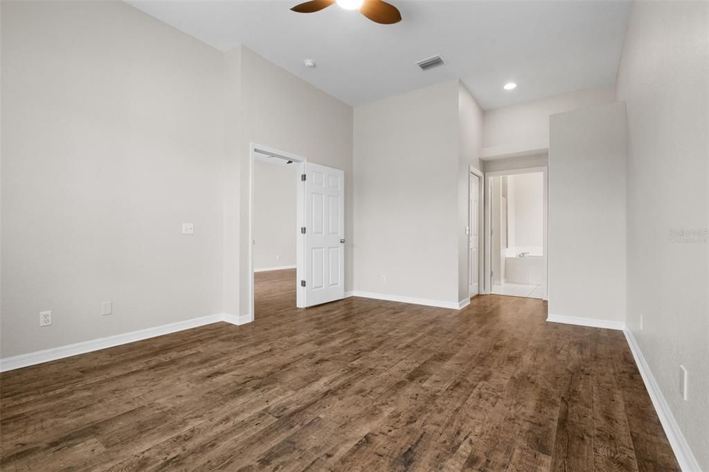 For Sale: $459,900 (4 beds, 2 baths, 2033 Square Feet)