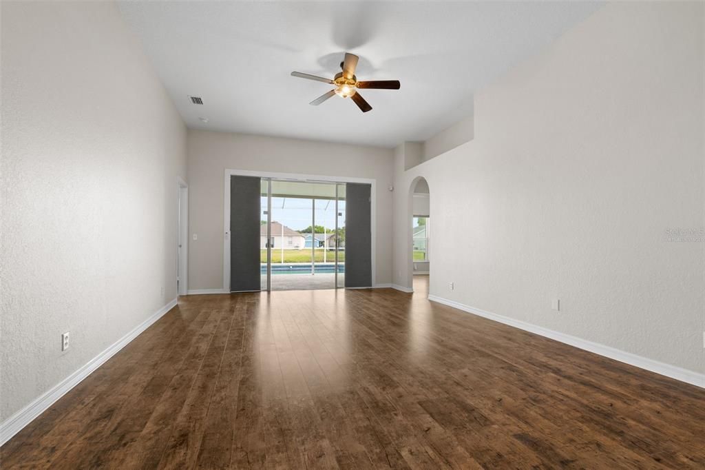 For Sale: $459,900 (4 beds, 2 baths, 2033 Square Feet)
