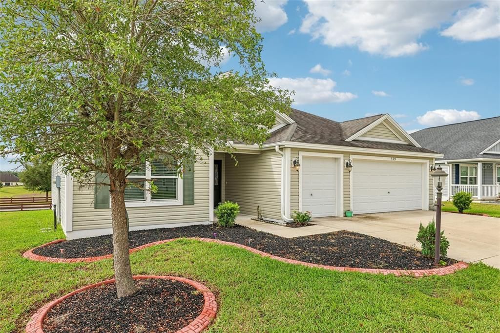 For Sale: $379,000 (3 beds, 2 baths, 1918 Square Feet)