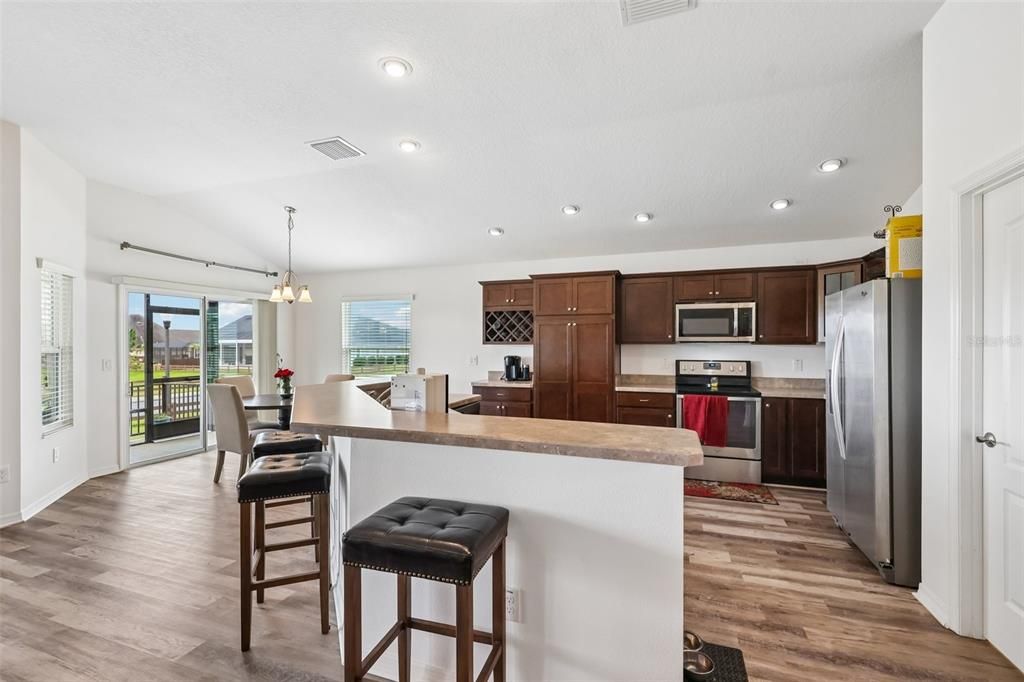 For Sale: $379,000 (3 beds, 2 baths, 1918 Square Feet)