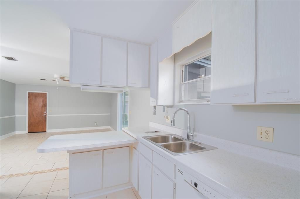 For Sale: $410,000 (3 beds, 2 baths, 1765 Square Feet)