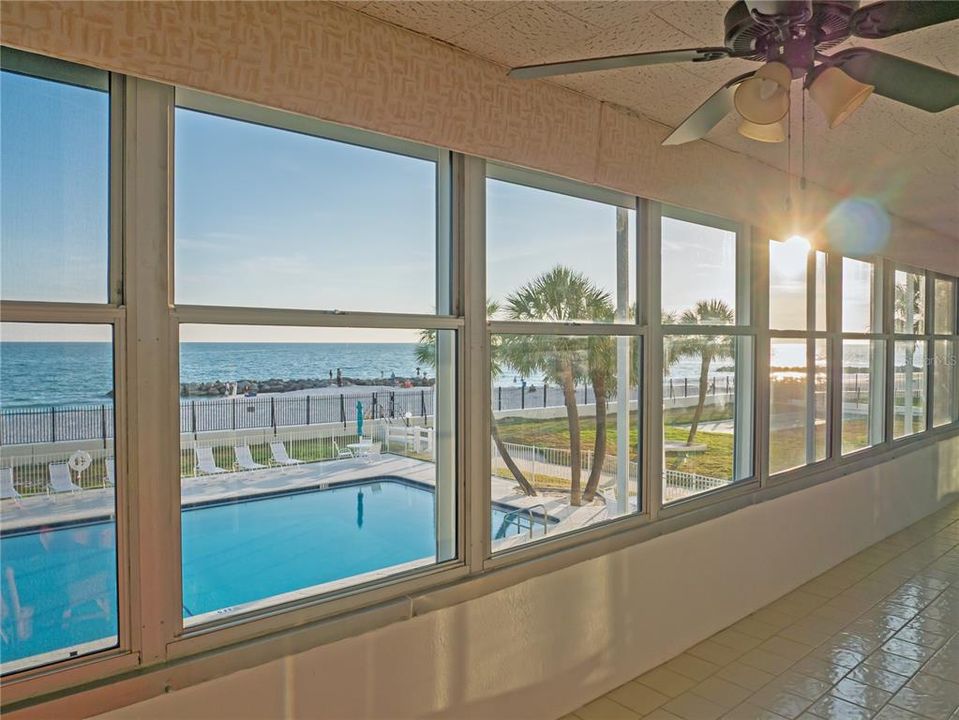 For Sale: $459,000 (1 beds, 1 baths, 1036 Square Feet)