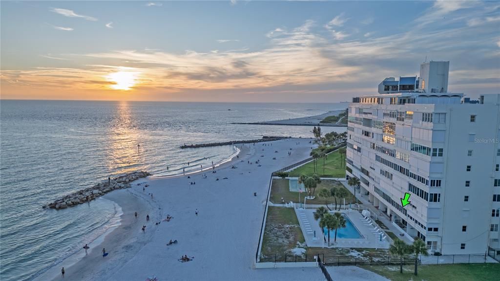 For Sale: $459,000 (1 beds, 1 baths, 1036 Square Feet)