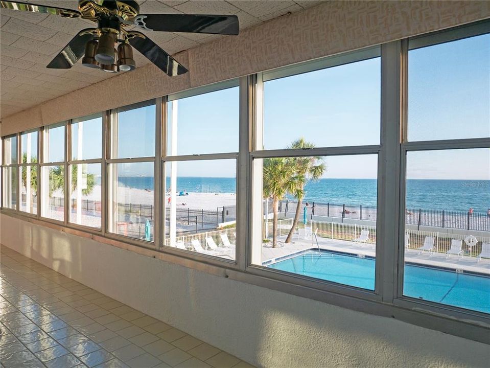 For Sale: $459,000 (1 beds, 1 baths, 1036 Square Feet)