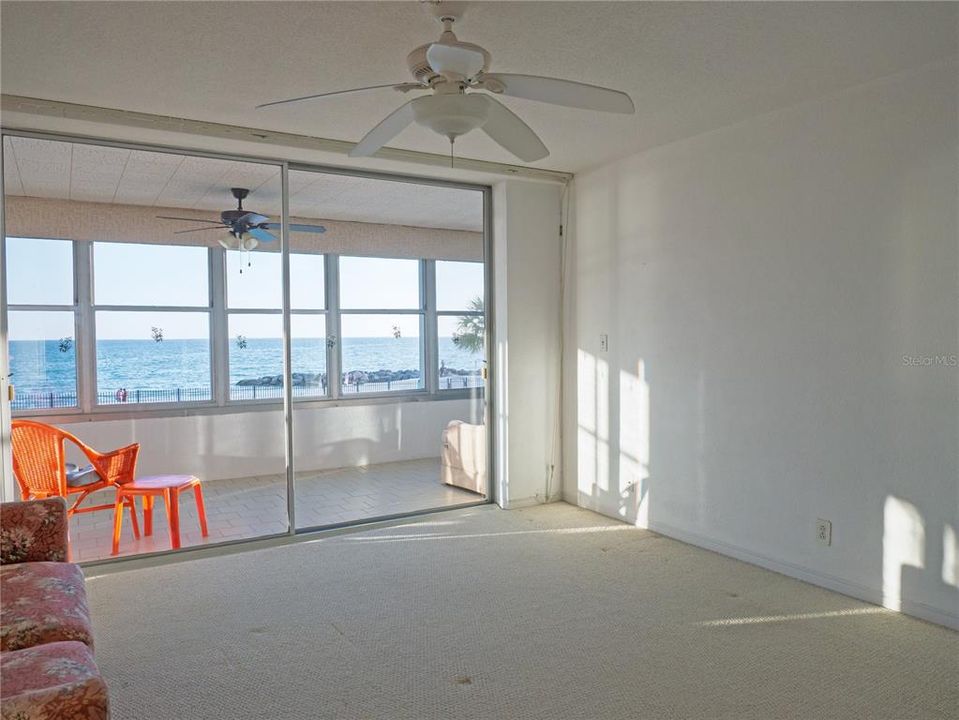 For Sale: $459,000 (1 beds, 1 baths, 1036 Square Feet)
