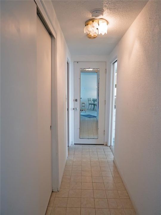 For Sale: $459,000 (1 beds, 1 baths, 1036 Square Feet)