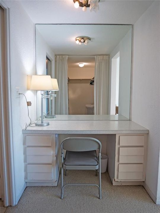 For Sale: $459,000 (1 beds, 1 baths, 1036 Square Feet)