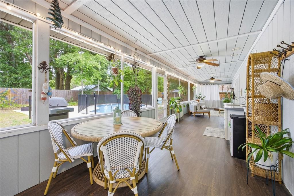 Activo con contrato: $375,000 (3 camas, 2 baños, 1981 Pies cuadrados)