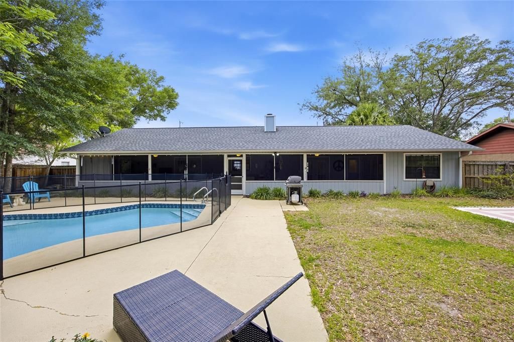 Activo con contrato: $375,000 (3 camas, 2 baños, 1981 Pies cuadrados)