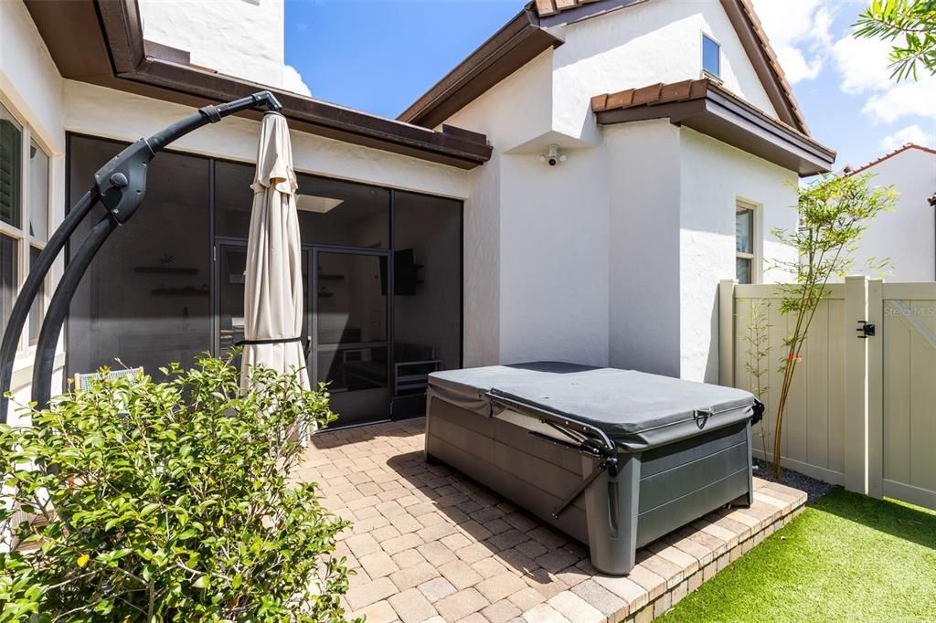 Activo con contrato: $1,375,000 (3 camas, 3 baños, 2000 Pies cuadrados)
