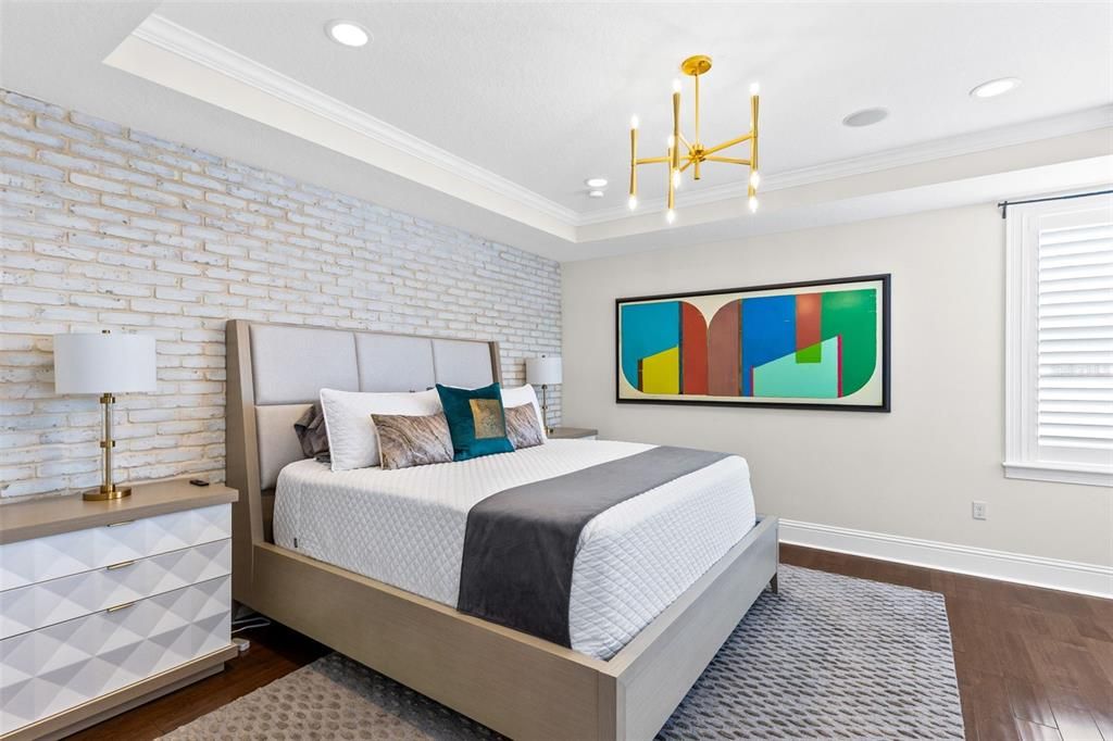 Activo con contrato: $1,375,000 (3 camas, 3 baños, 2000 Pies cuadrados)