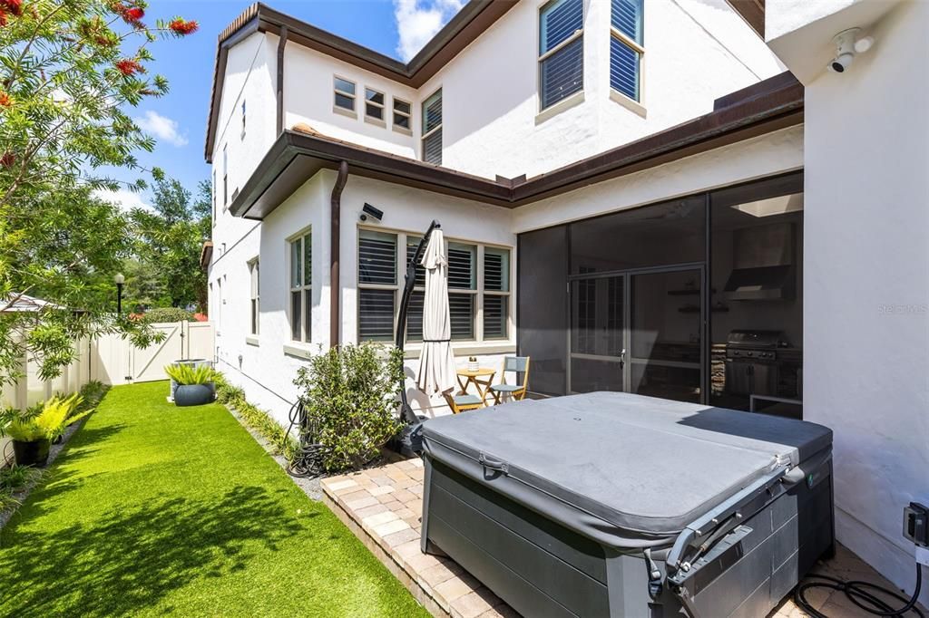Activo con contrato: $1,375,000 (3 camas, 3 baños, 2000 Pies cuadrados)