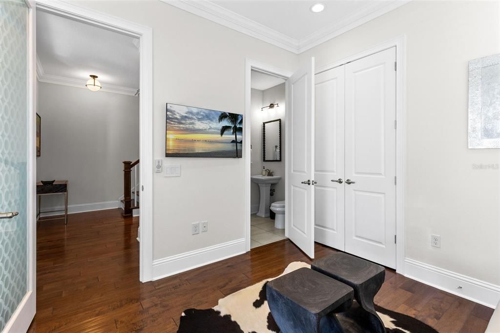 Activo con contrato: $1,375,000 (3 camas, 3 baños, 2000 Pies cuadrados)