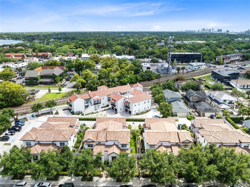 Activo con contrato: $1,375,000 (3 camas, 3 baños, 2000 Pies cuadrados)